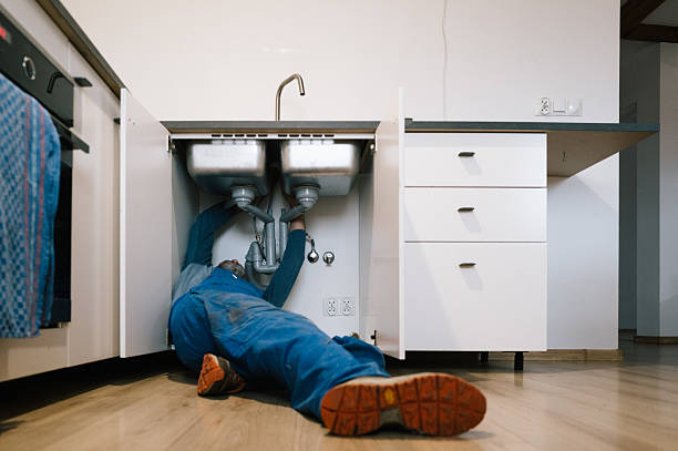 Professional Emergency Plumber technician working in Media, PA